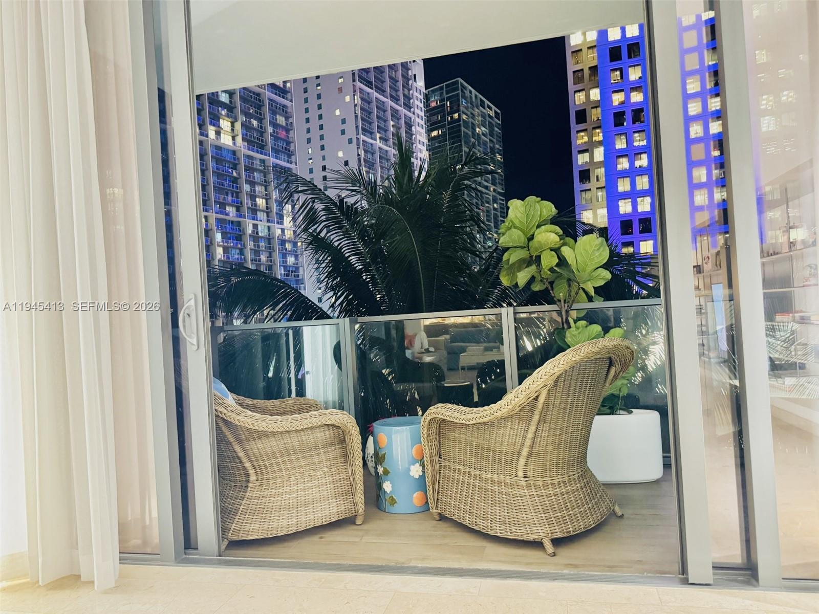 REACH CONDO - Residential