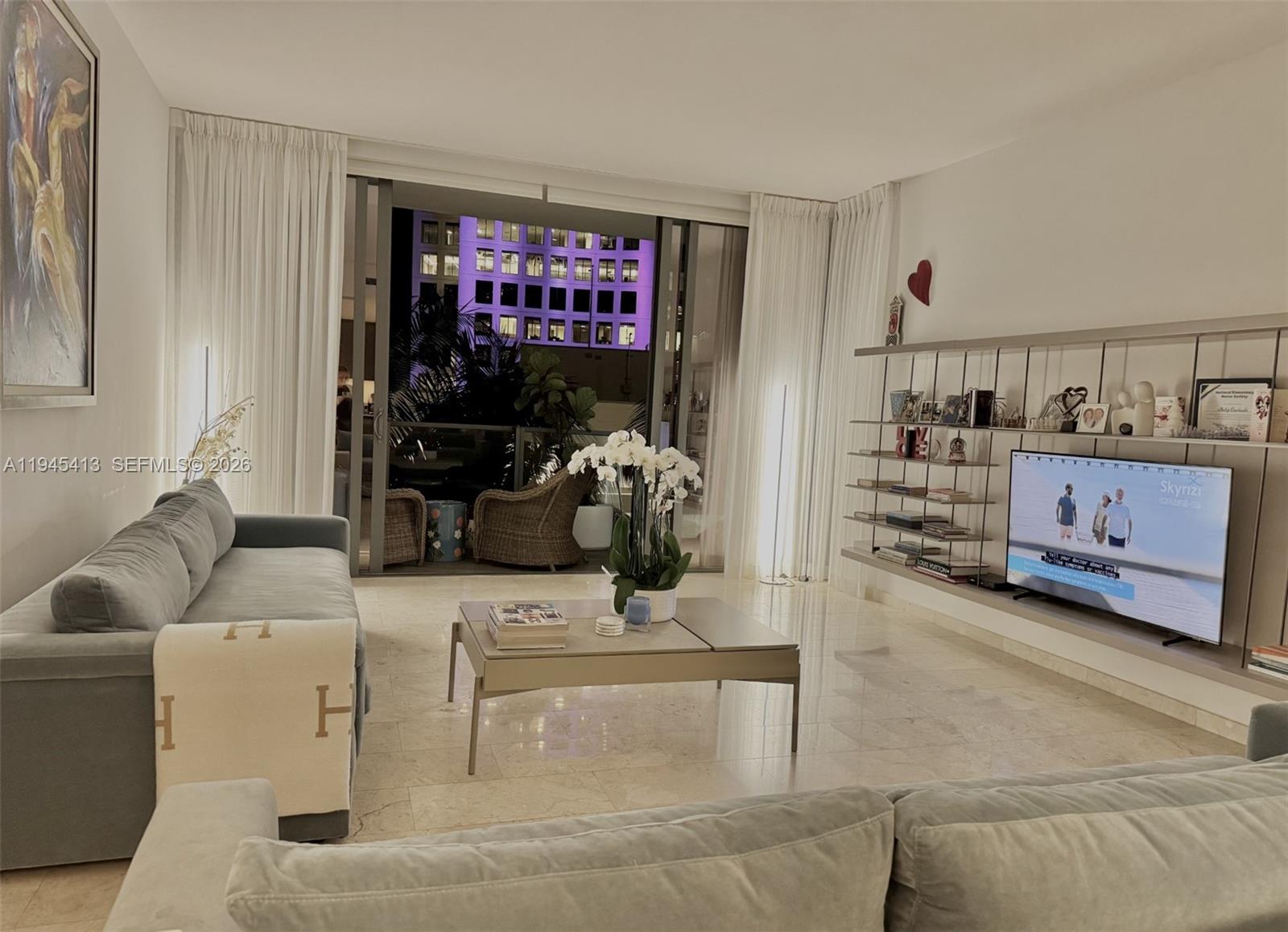 REACH CONDO - Residential