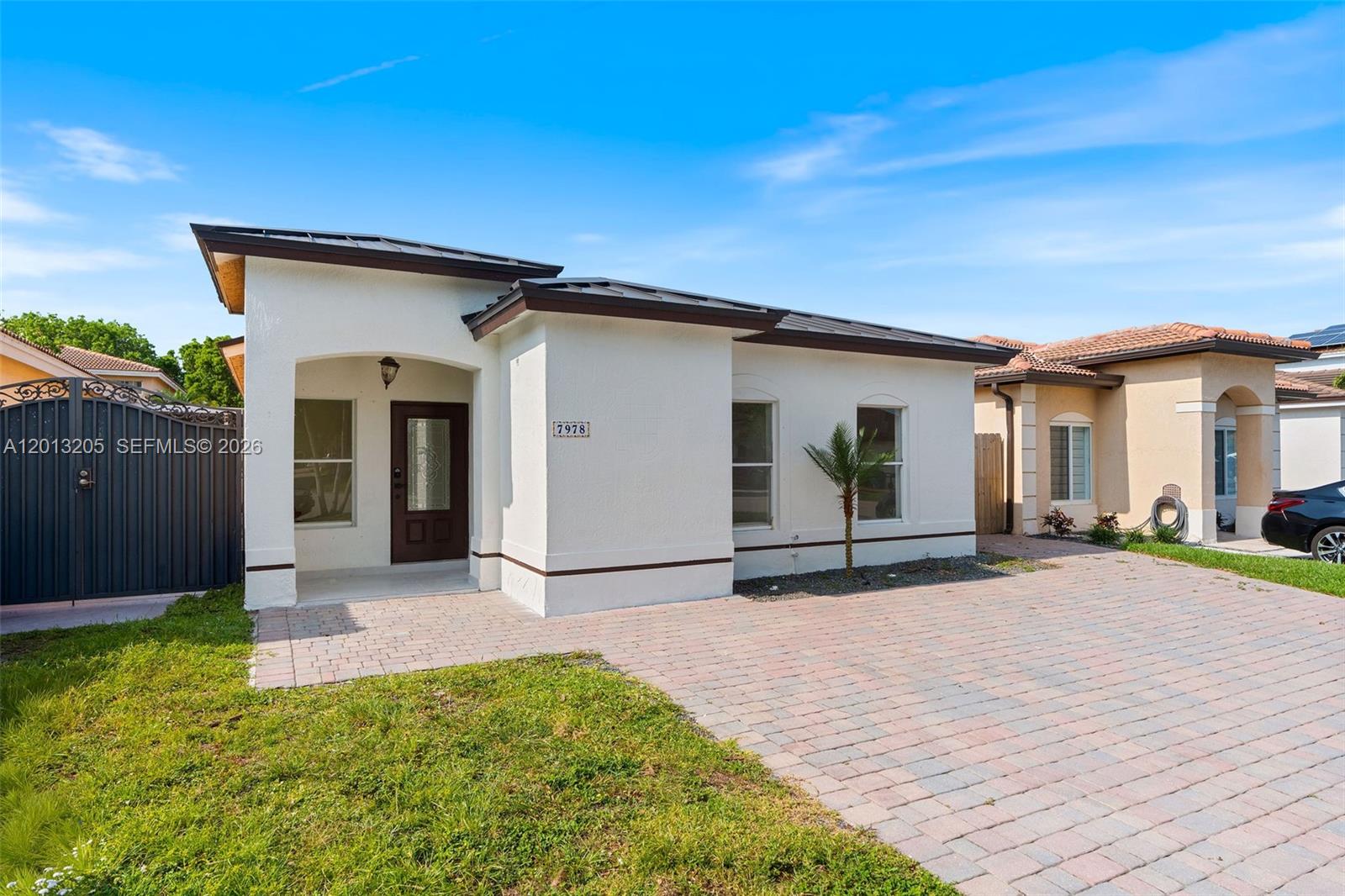 SPANISH LAKES 2ND ADDN - Residential
