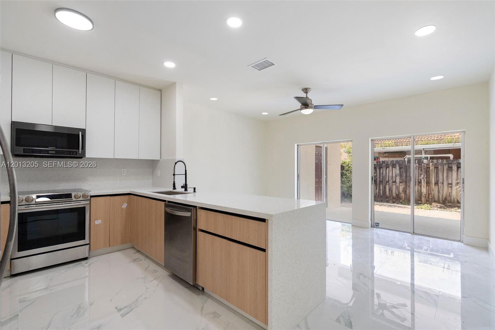 SPANISH LAKES 2ND ADDN - Residential