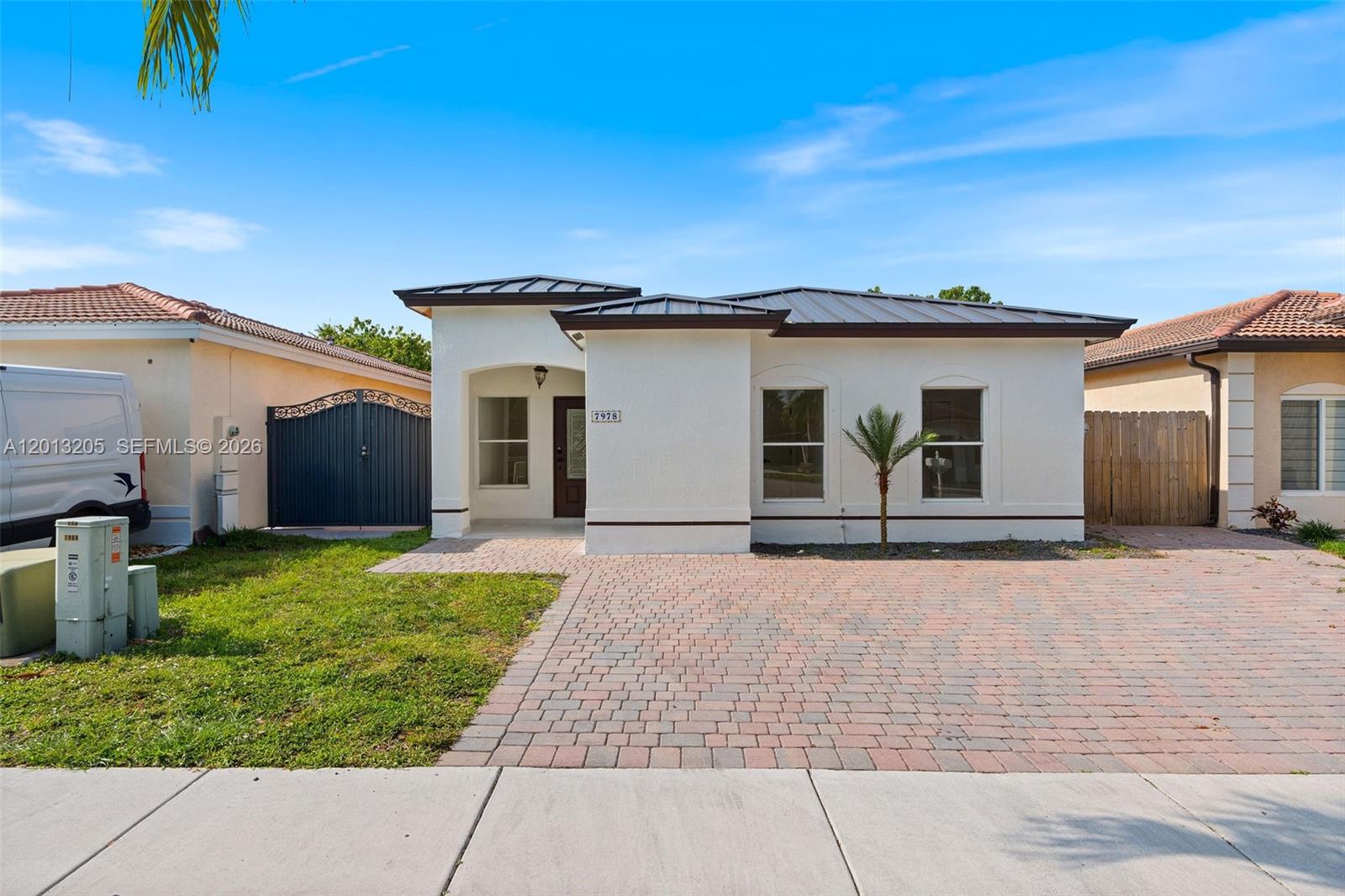 SPANISH LAKES 2ND ADDN - Residential