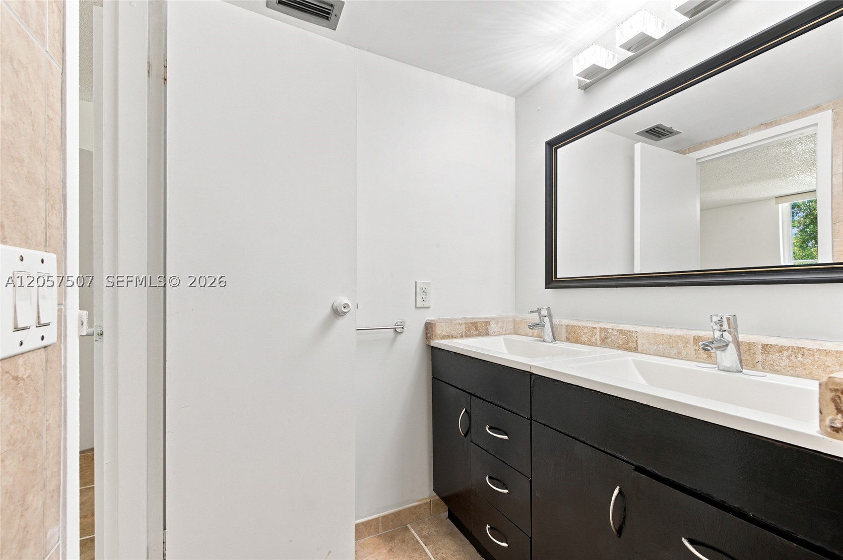 SANDS POINT CONDOMINIUM V - Residential
