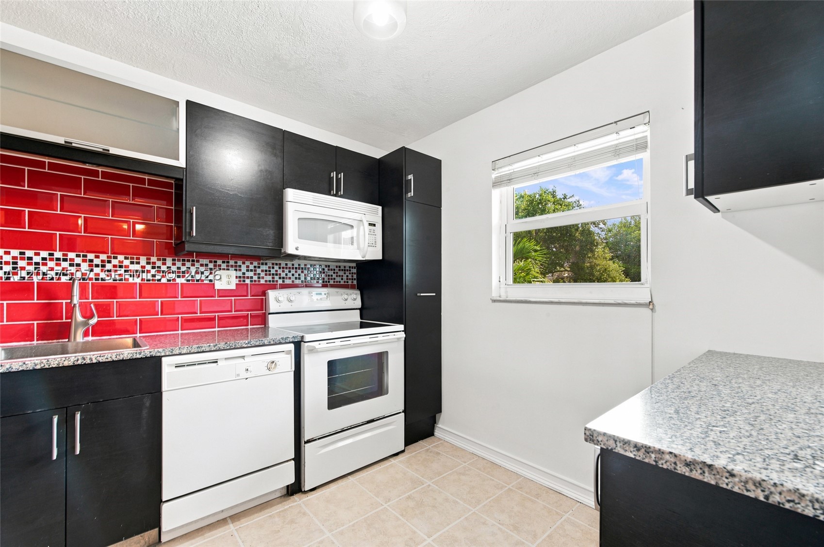 SANDS POINT CONDOMINIUM V - Residential