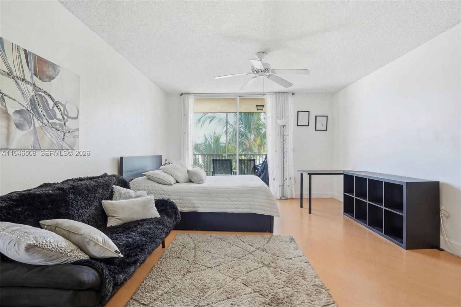 LAS VISTAS AT DORAL CONDO - Residential