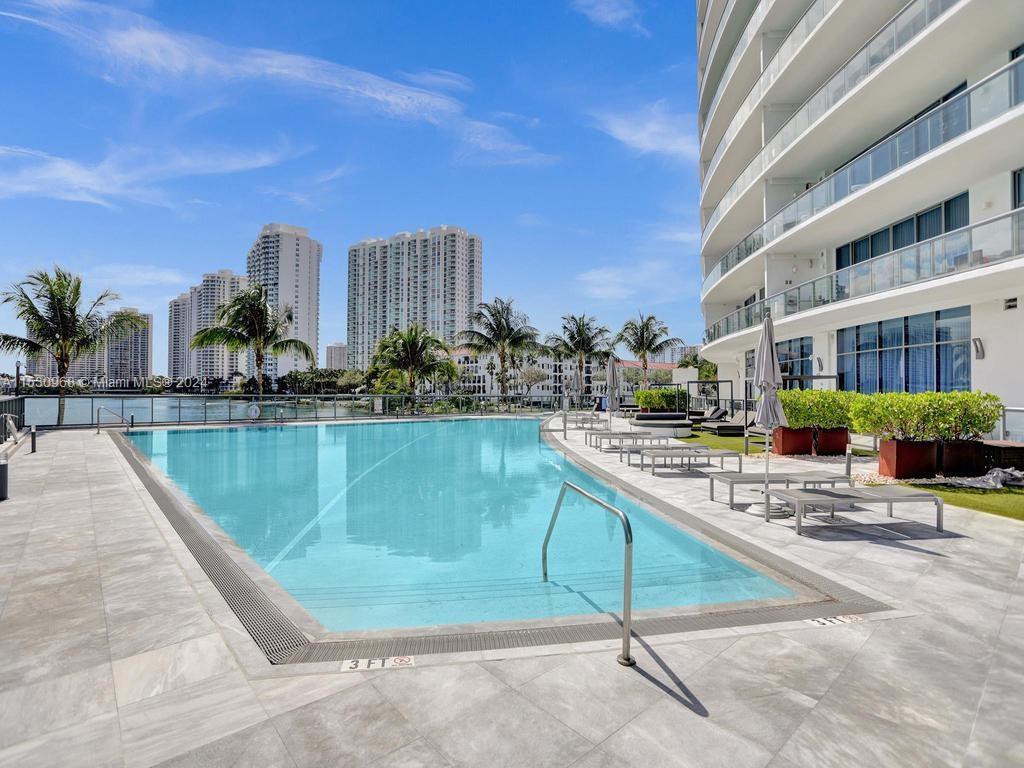 ECHO CONDO - Residential
