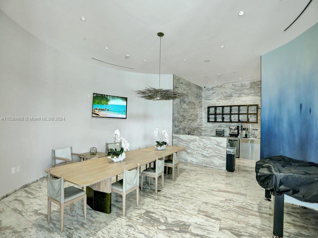 ECHO CONDO - Residential