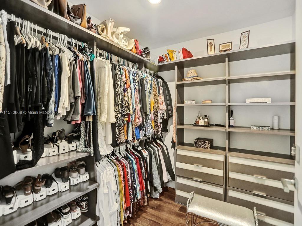 ECHO CONDO - Residential