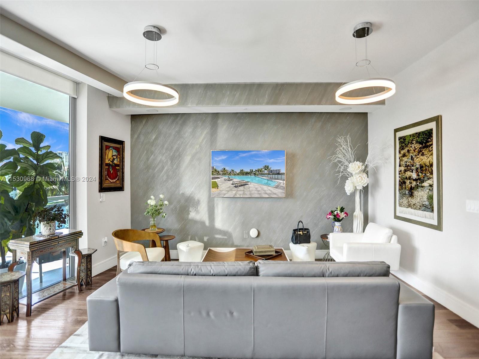ECHO CONDO - Residential