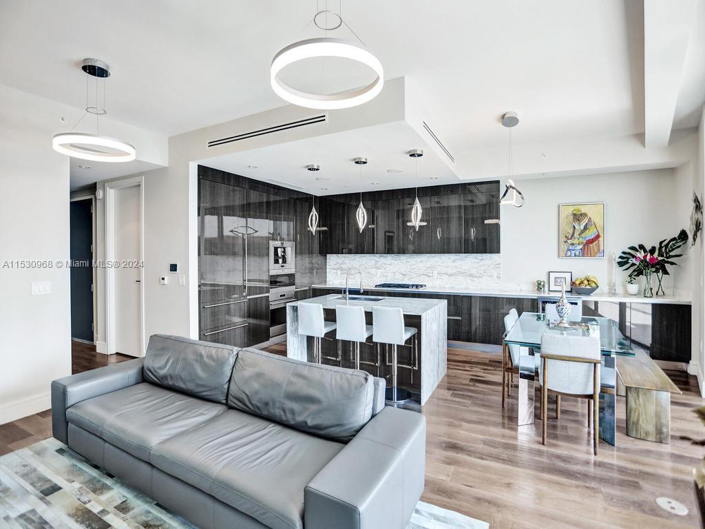 ECHO CONDO - Residential