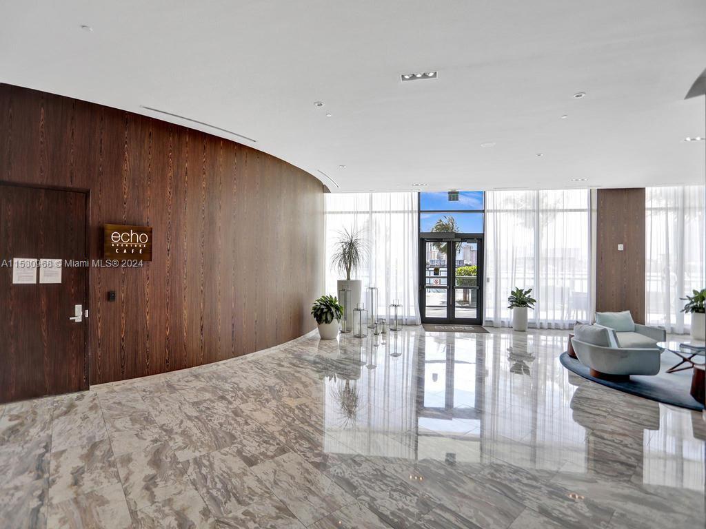 ECHO CONDO - Residential