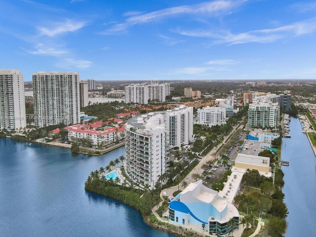 ECHO CONDO - Residential