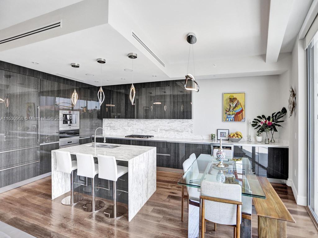 ECHO CONDO - Residential