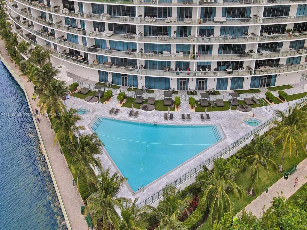 ECHO CONDO - Residential