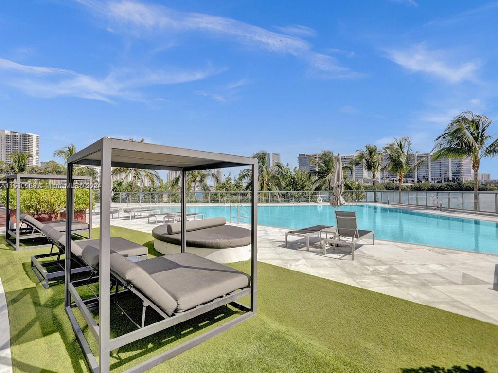 ECHO CONDO - Residential