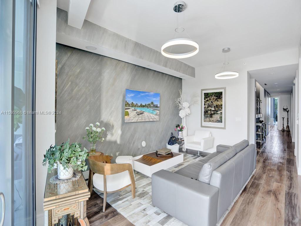 ECHO CONDO - Residential