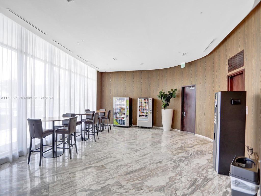 ECHO CONDO - Residential