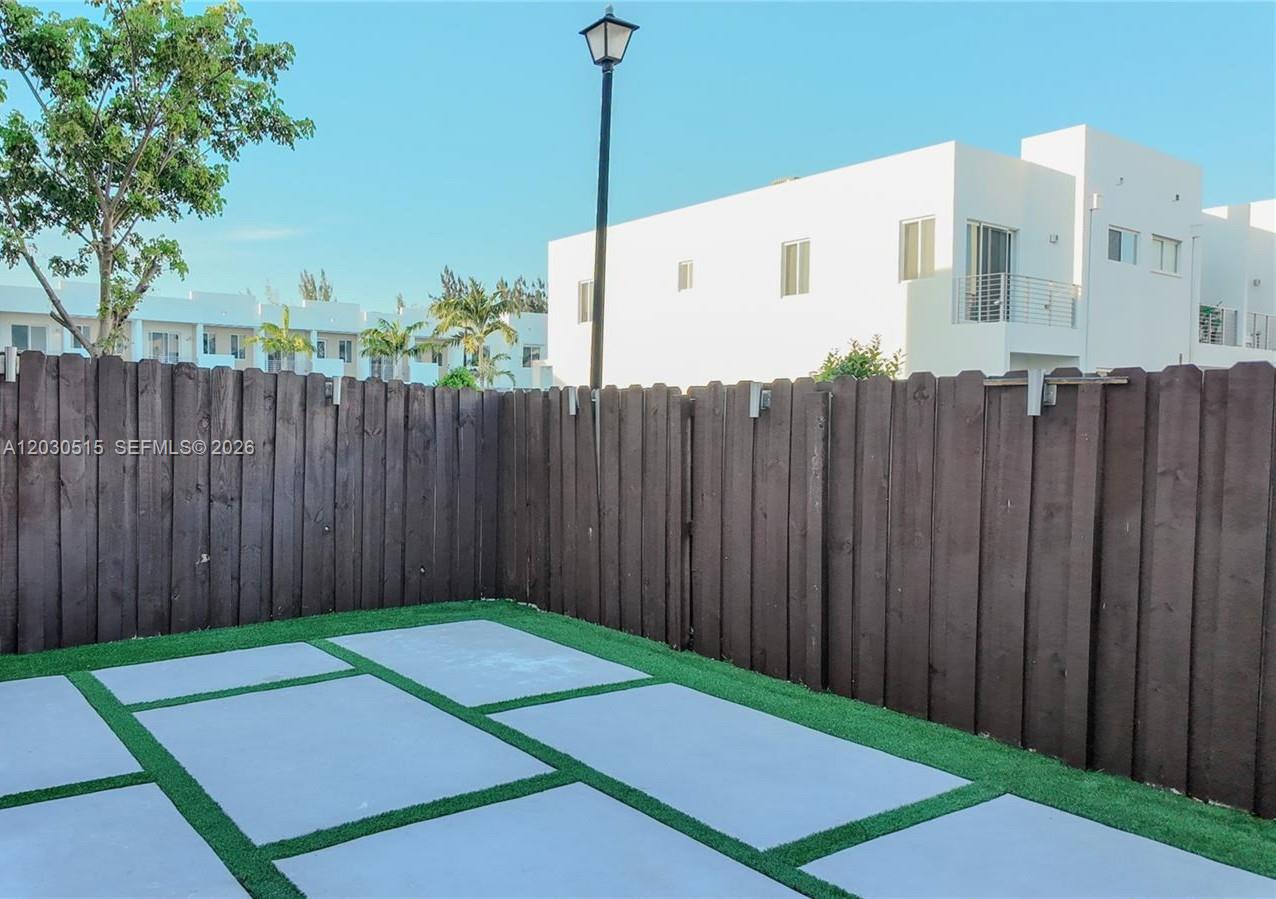 DORAL PALMS NORTH - Residential