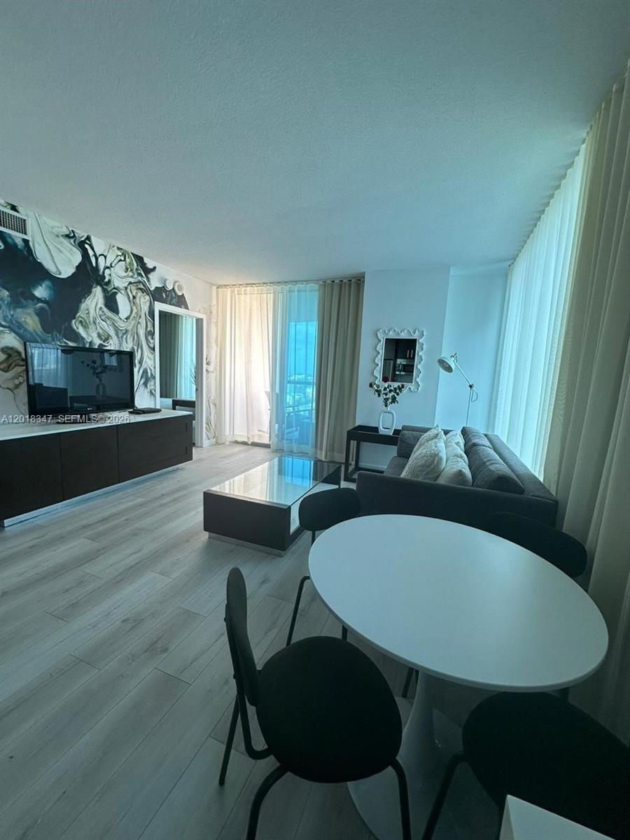 SOLE CONDO - Residential