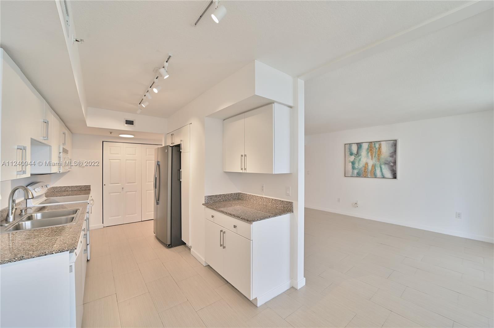 FLORIDA OCEAN CLUB CONDO - Residential Lease