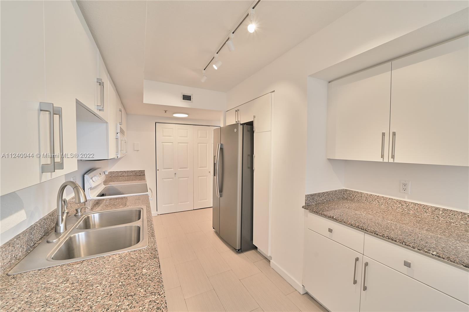 FLORIDA OCEAN CLUB CONDO - Residential Lease