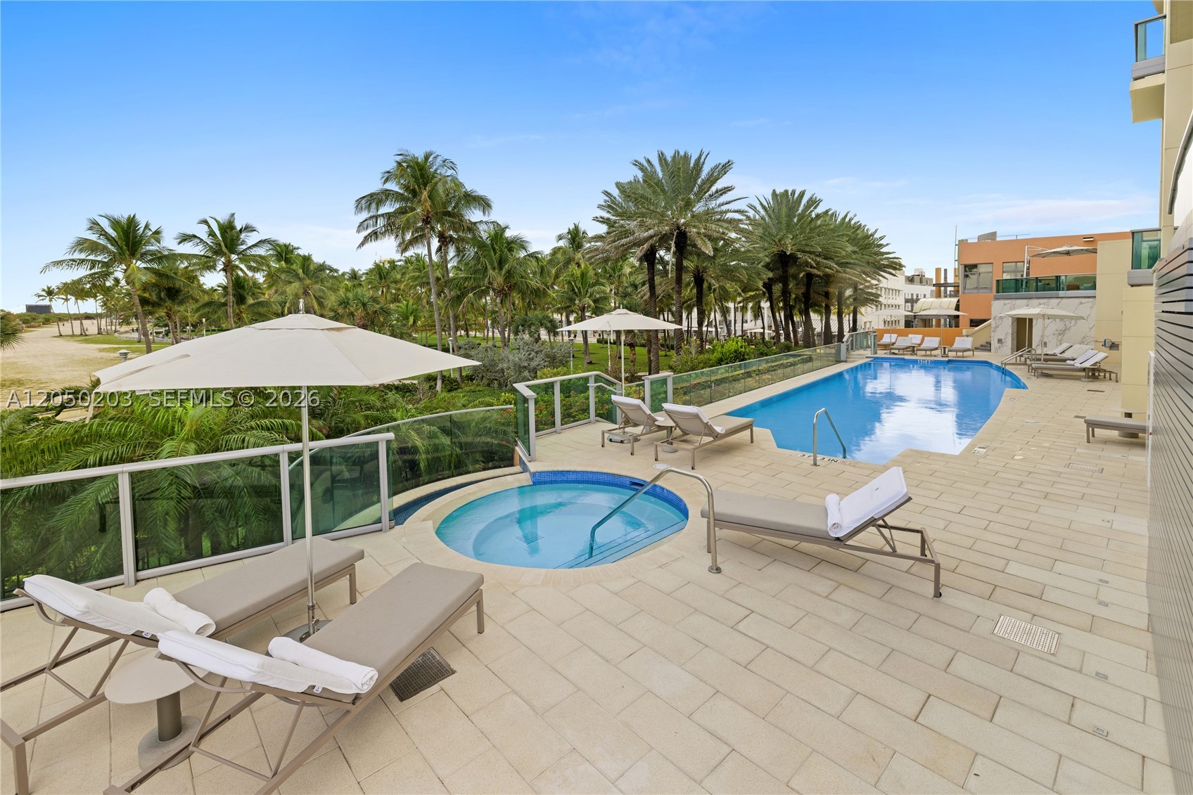 IL VILLAGGIO ON SOUTH BEA - Residential