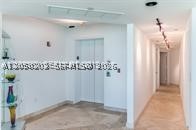 IL VILLAGGIO ON SOUTH BEA - Residential