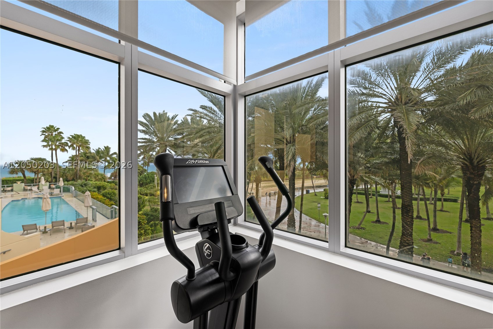 IL VILLAGGIO ON SOUTH BEA - Residential