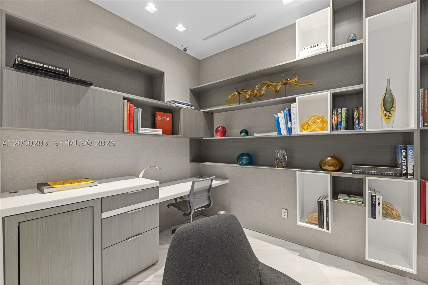 IL VILLAGGIO ON SOUTH BEA - Residential
