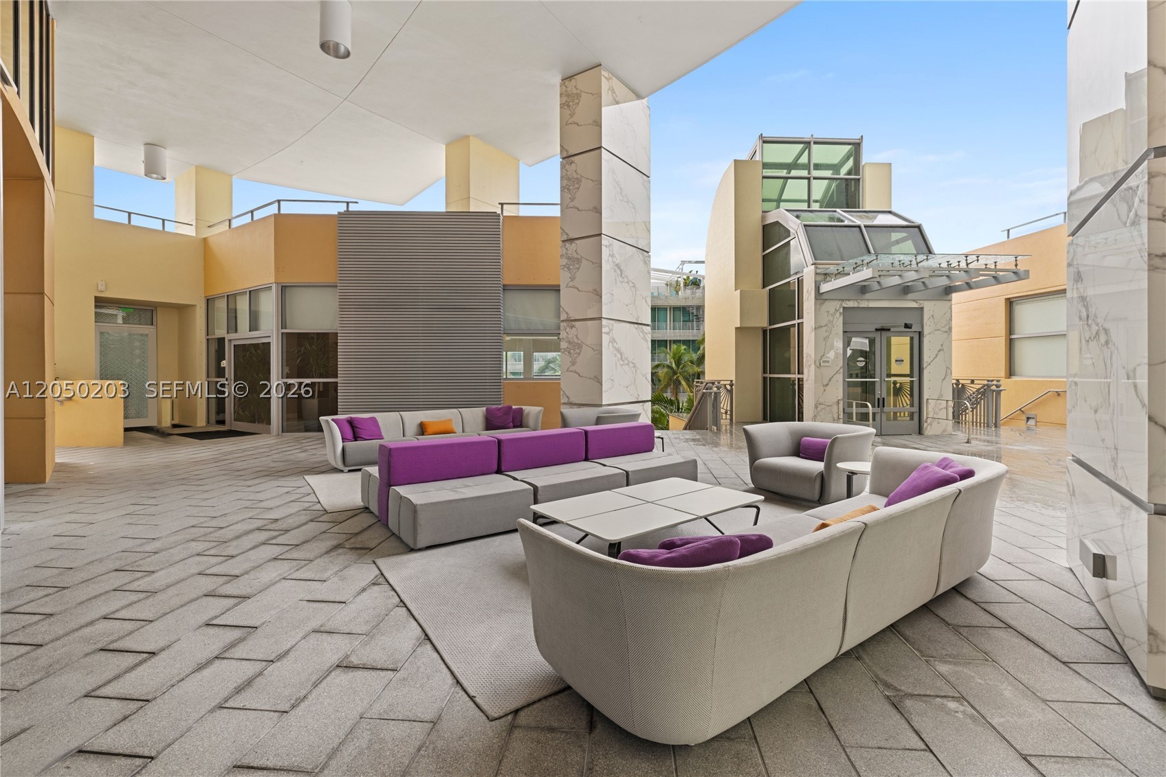 IL VILLAGGIO ON SOUTH BEA - Residential