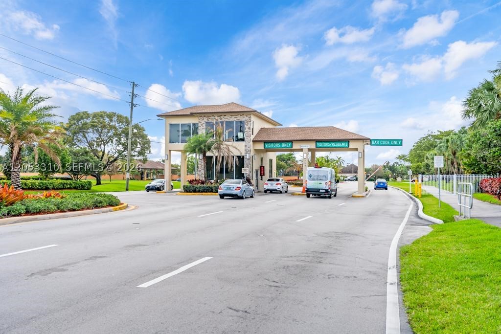 CAMBRIDGE AT CENTURY VILL - Residential