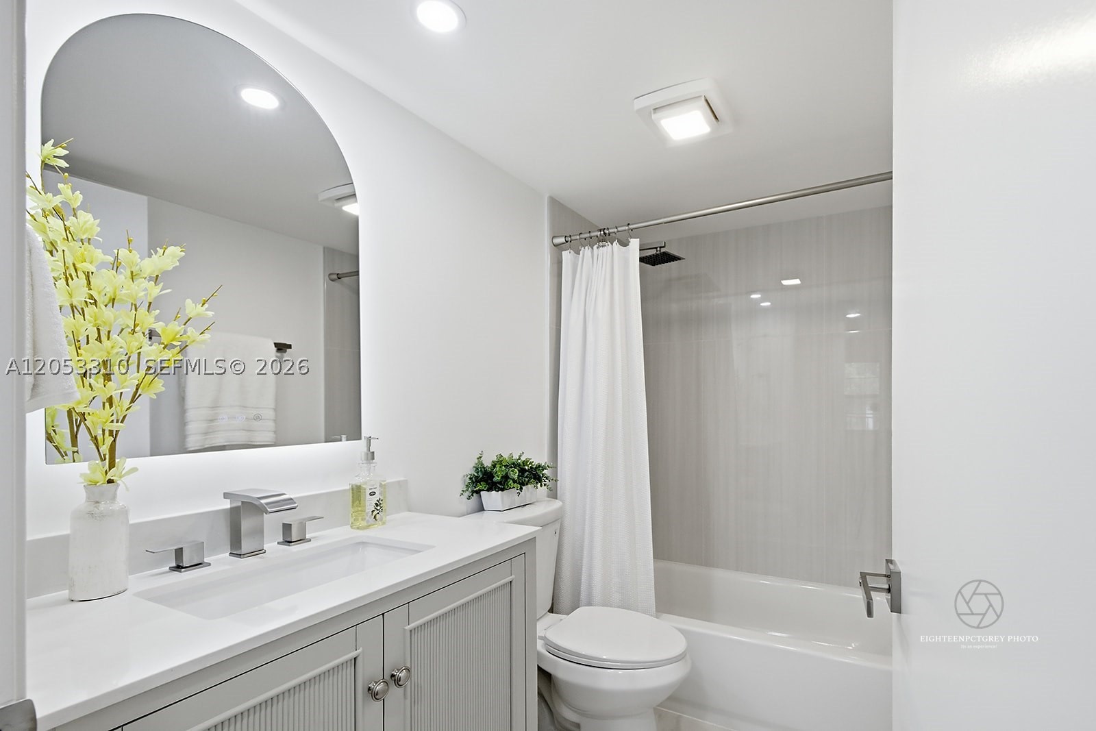 CAMBRIDGE AT CENTURY VILL - Residential