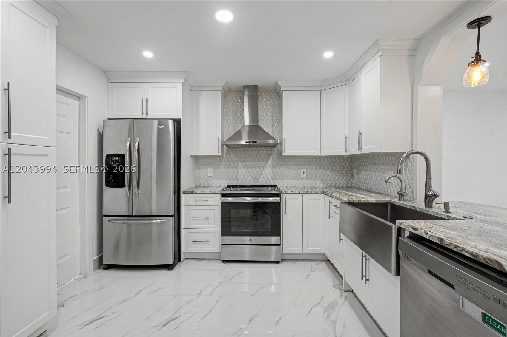 HEFTLERS LAGO MAR WEST - Residential Lease