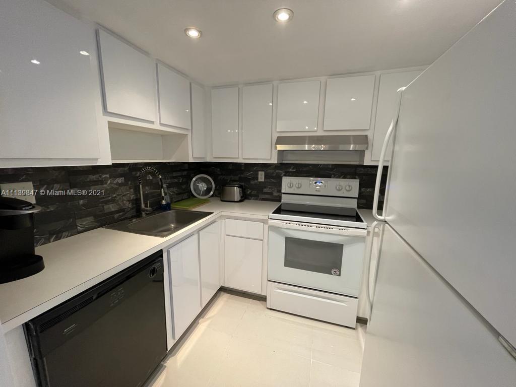 CORAL POINT CONDO FTL - Residential Lease