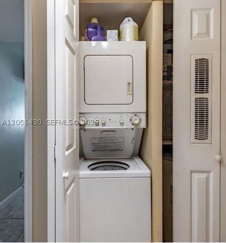 LAKE POINTE CONDOMINIUM - Residential