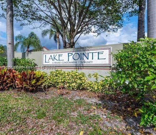 COMFORTABLE CONDO UNIT AT LAKE POINTE OAKLAND PARK, INVESTORS-FRIENDKY: CURRENTLY RENTED UNTIL DECEMBER 2026 $1,700/MO. BUILDING AND
AMENITIES RECENTLY RENOVATED WITH FRESH EXTERIOR PAINT, NEW ROOFS AND COMMON AREAS UPGRADES. AMENITIES INCLUDE SWIMMING POOL, BBQ/
PICNIC AREAS, TENNIS COURTS, BASKETBALL COURTS, GYM, LAUNDRY FACILITIES AND MUCH MORE. EASY ACCESS TO FL-TURNPIKE AND I-95. NEARBY
SCHOOLS, SHOPPING & DINING