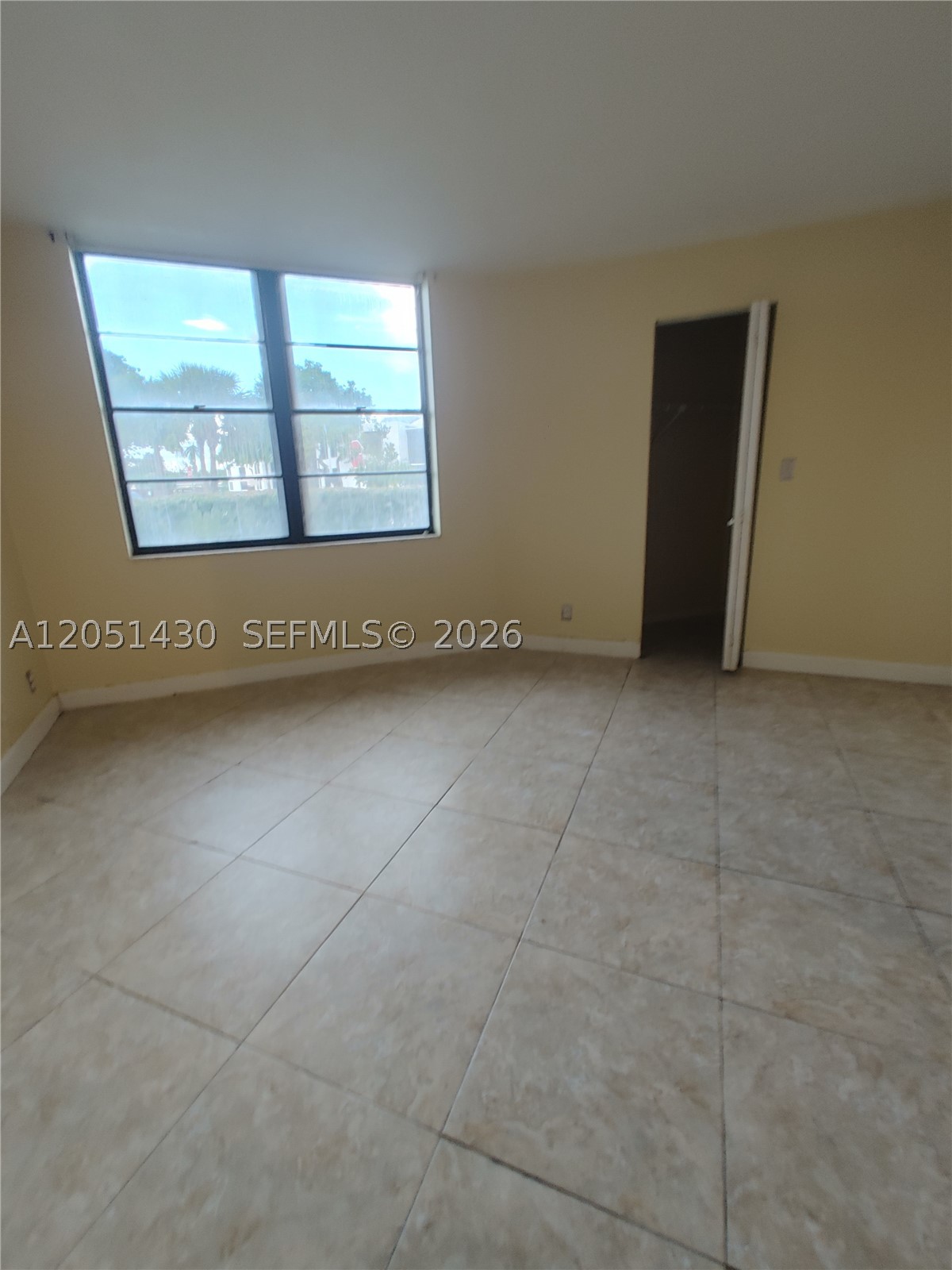 LAKE POINTE CONDOMINIUM - Residential