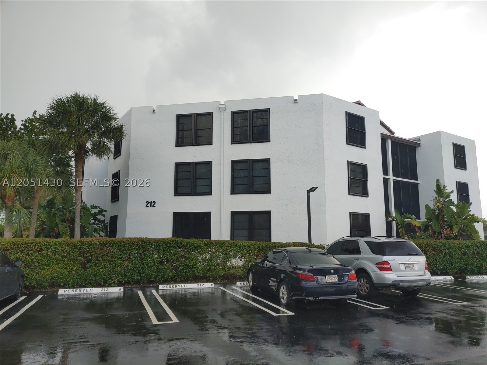 LAKE POINTE CONDOMINIUM - Residential