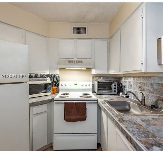 LAKE POINTE CONDOMINIUM - Residential