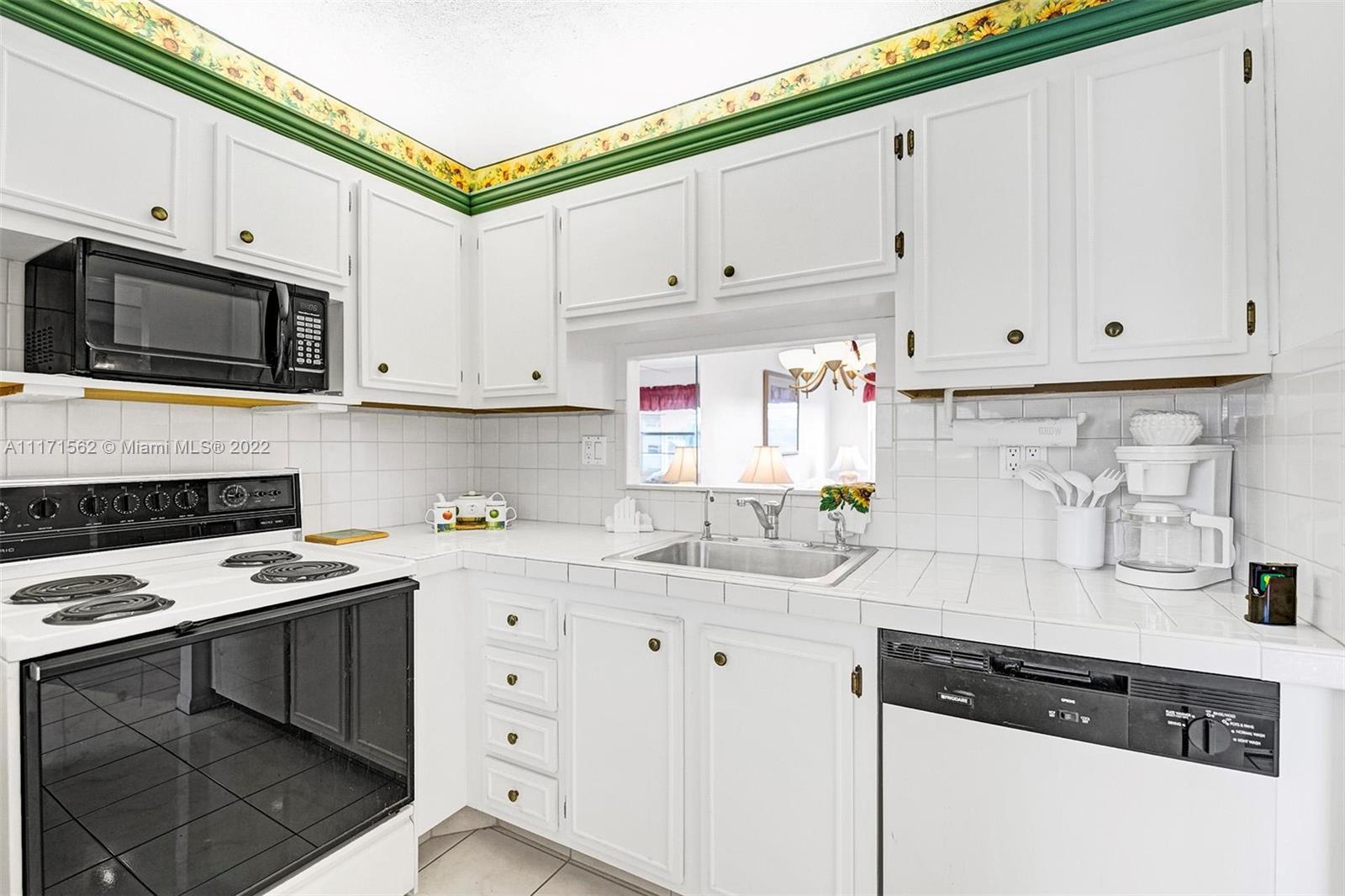KARISA GARDENS CONDO - Residential