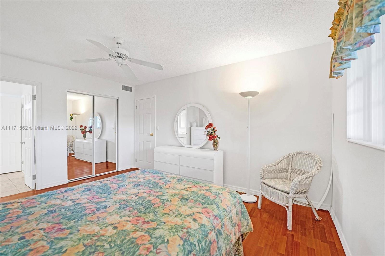 KARISA GARDENS CONDO - Residential