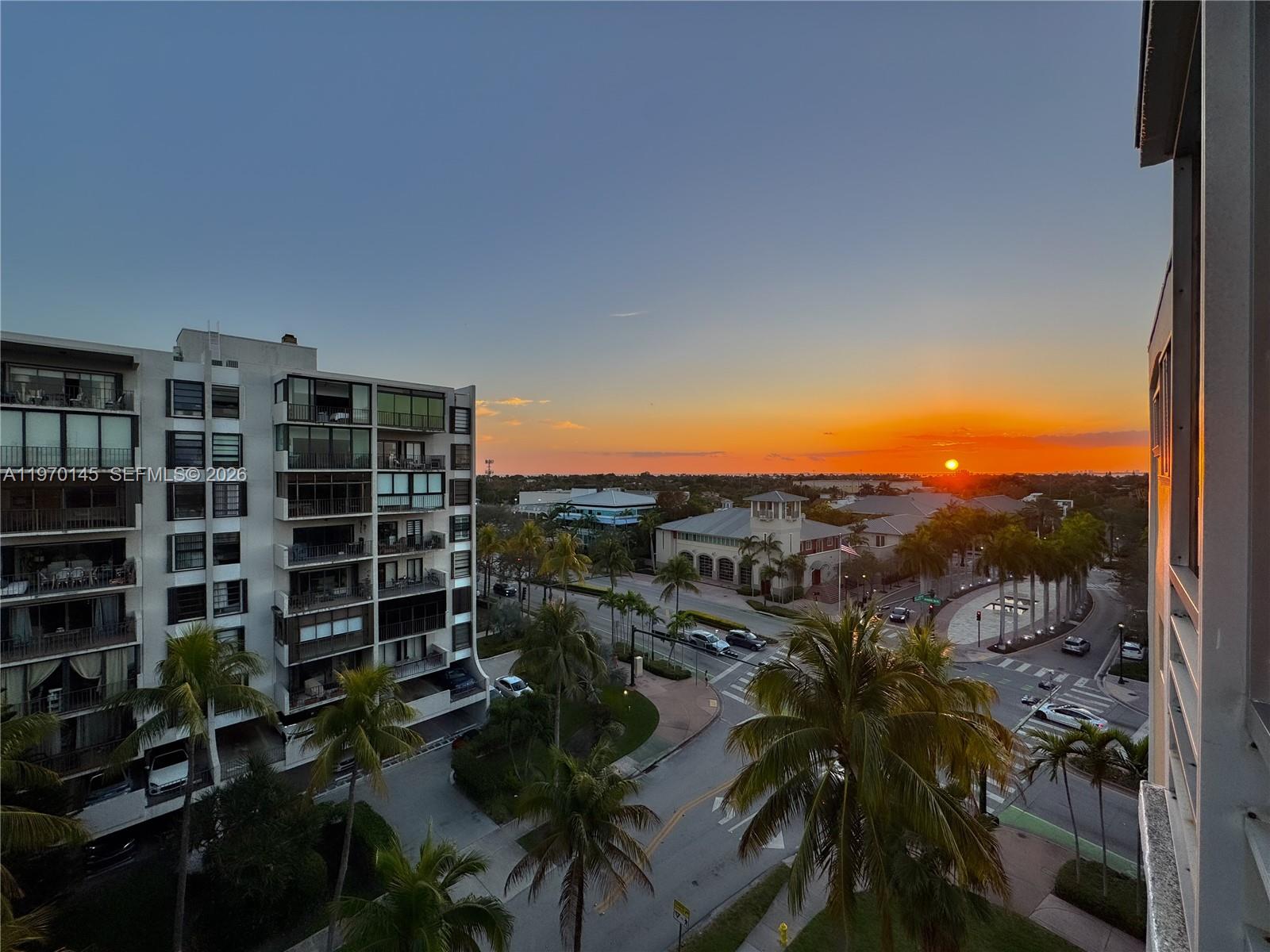 CRANDON TOWER CONDO - Residential
