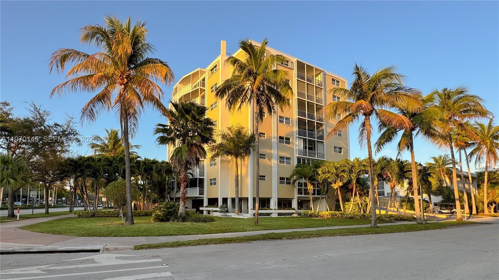 CRANDON TOWER CONDO - Residential