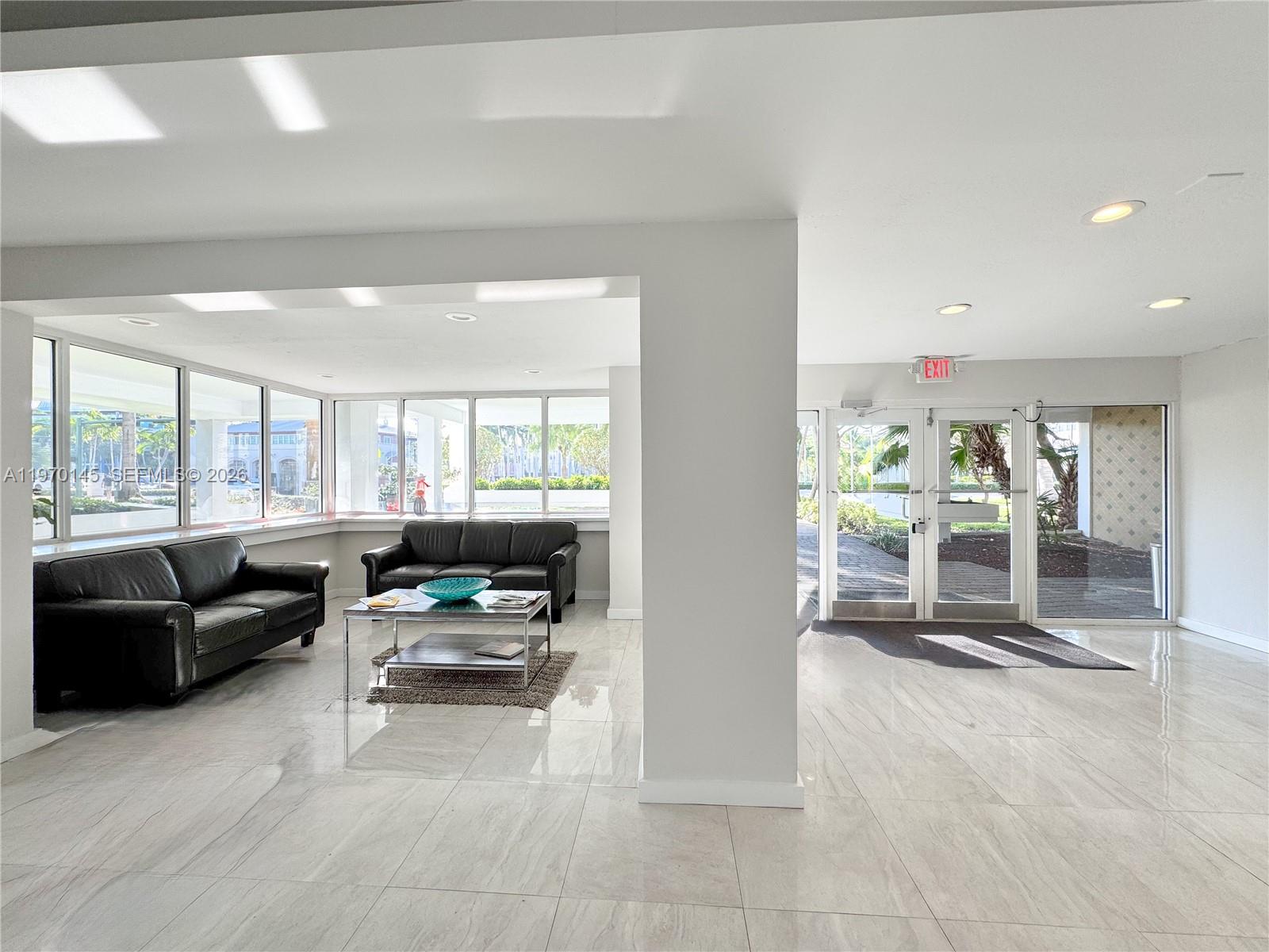 CRANDON TOWER CONDO - Residential