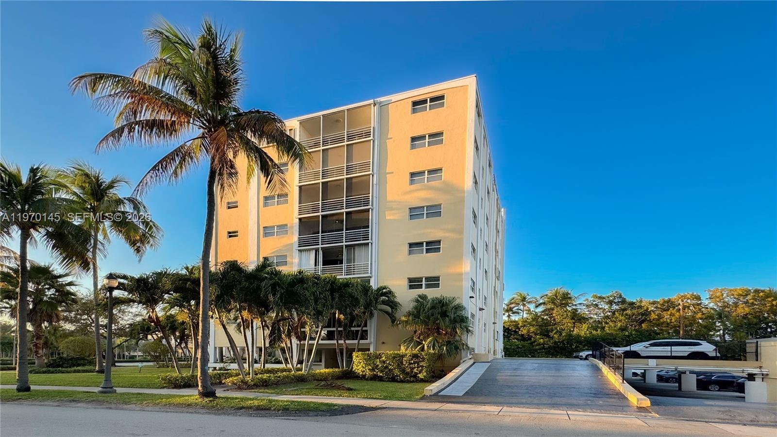 CRANDON TOWER CONDO - Residential