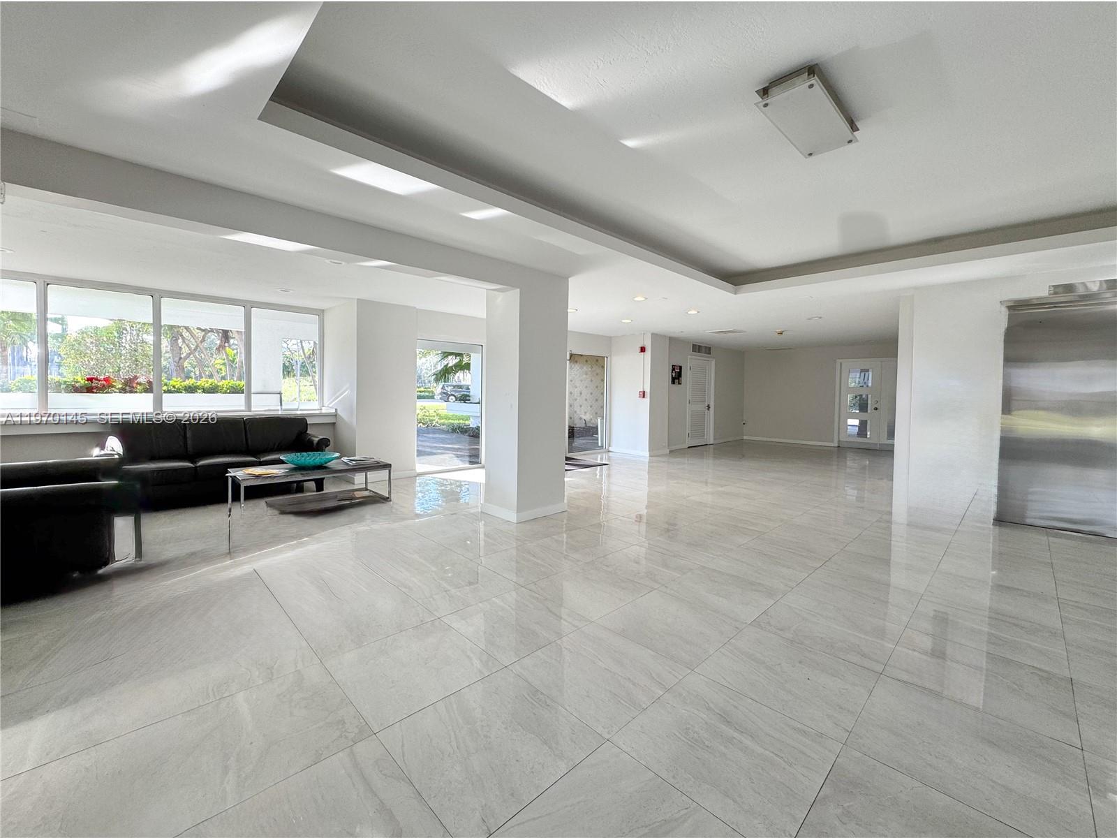 CRANDON TOWER CONDO - Residential