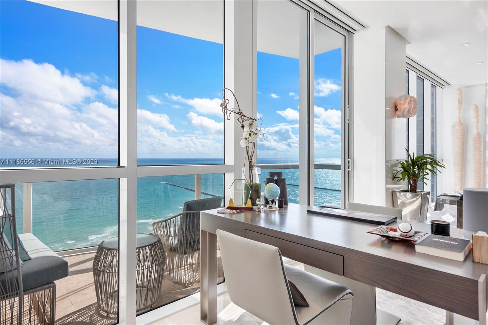 CONTINUUM ON SOUTH BEACH - Residential