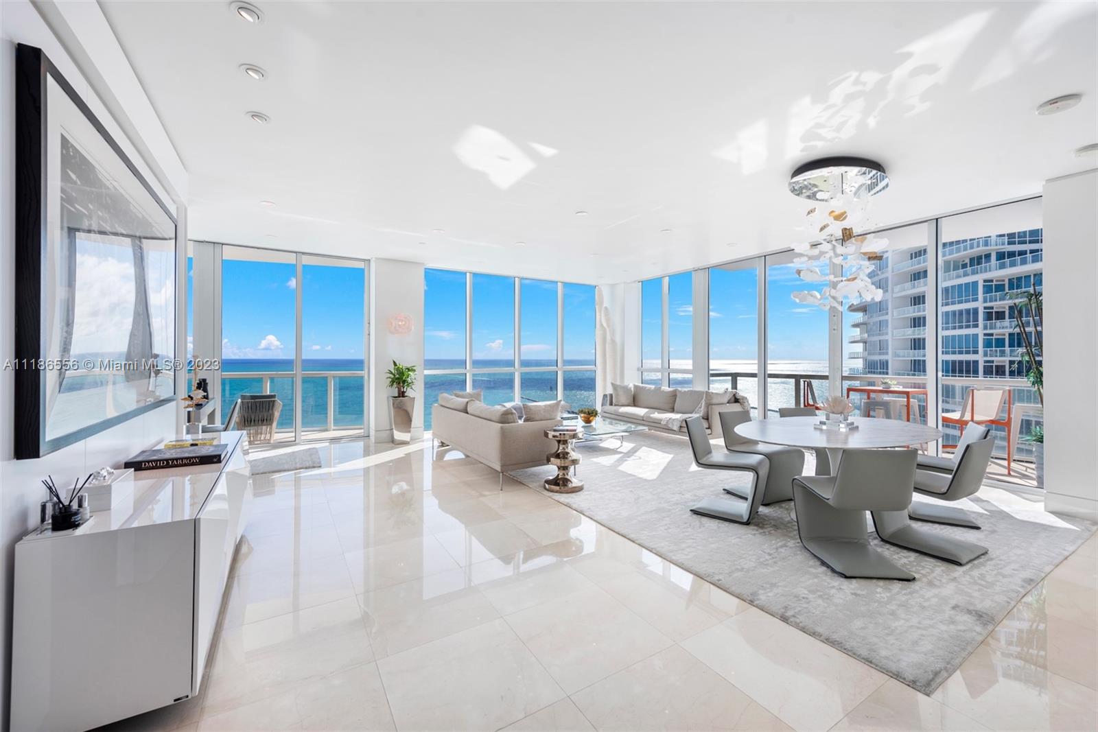 CONTINUUM ON SOUTH BEACH - Residential