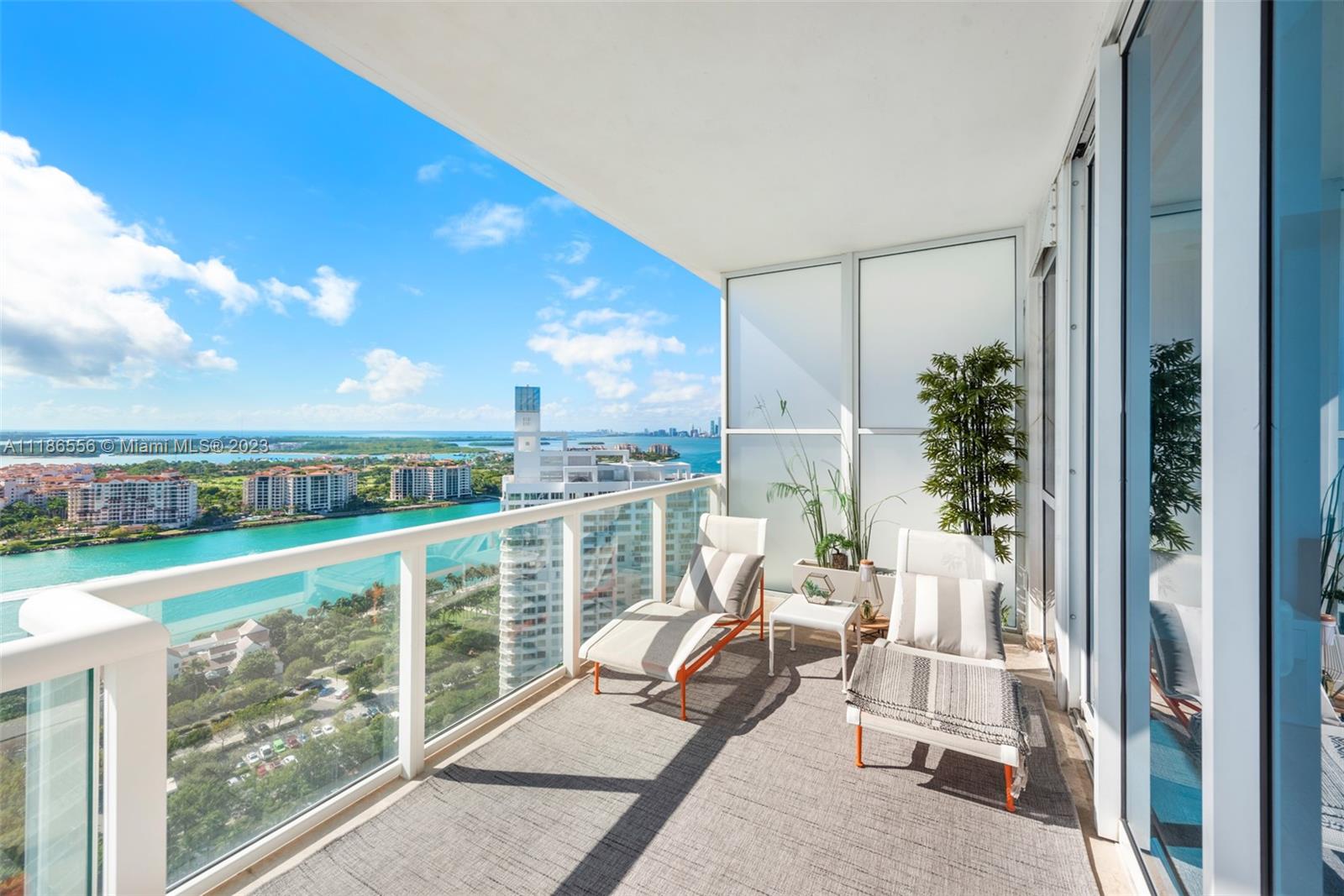 CONTINUUM ON SOUTH BEACH - Residential