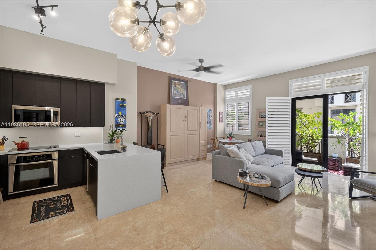 THE PONCE TOWER CONDO - Residential