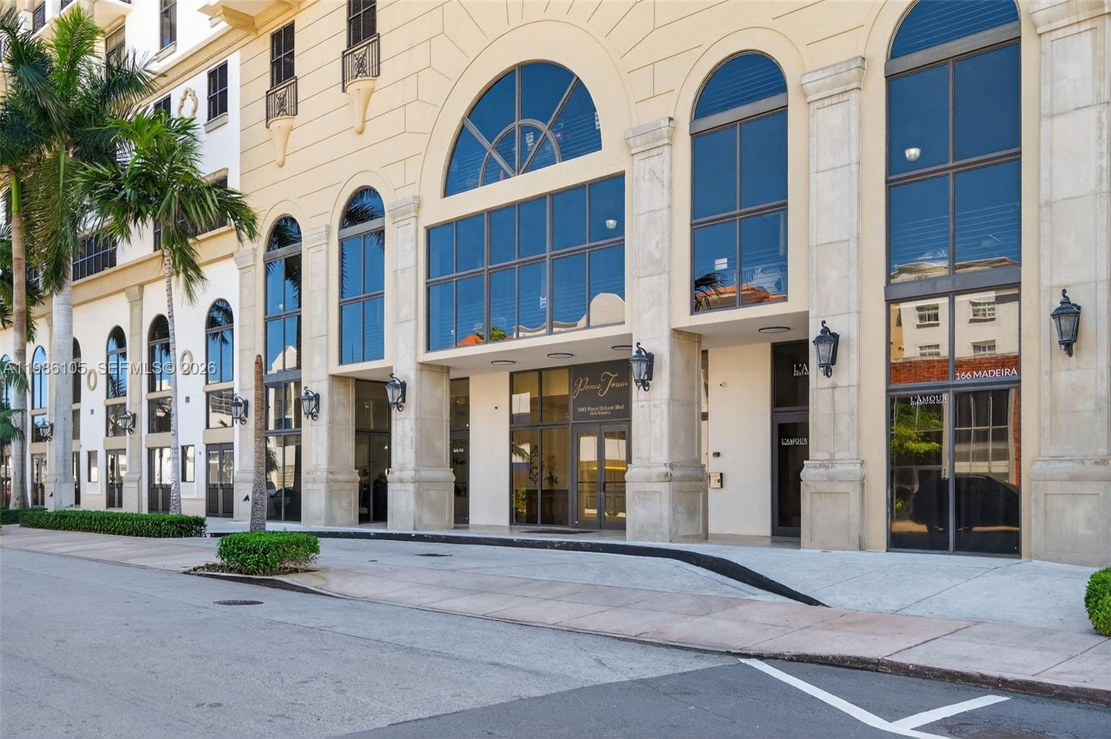 THE PONCE TOWER CONDO - Residential